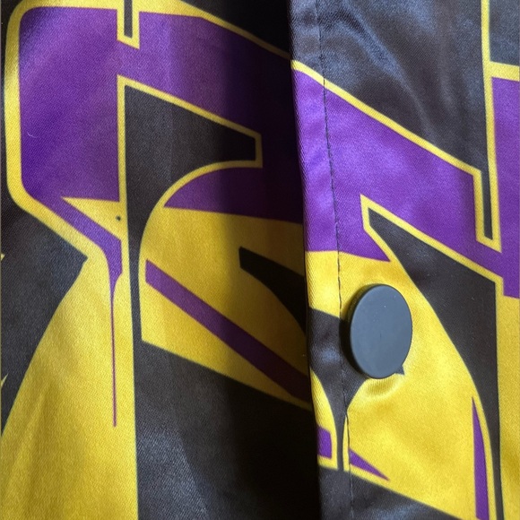 LA Lakers NBA Jacket Pro Standard Mens Medium Black Mashup Satin Bomber - Picture 10 of 11